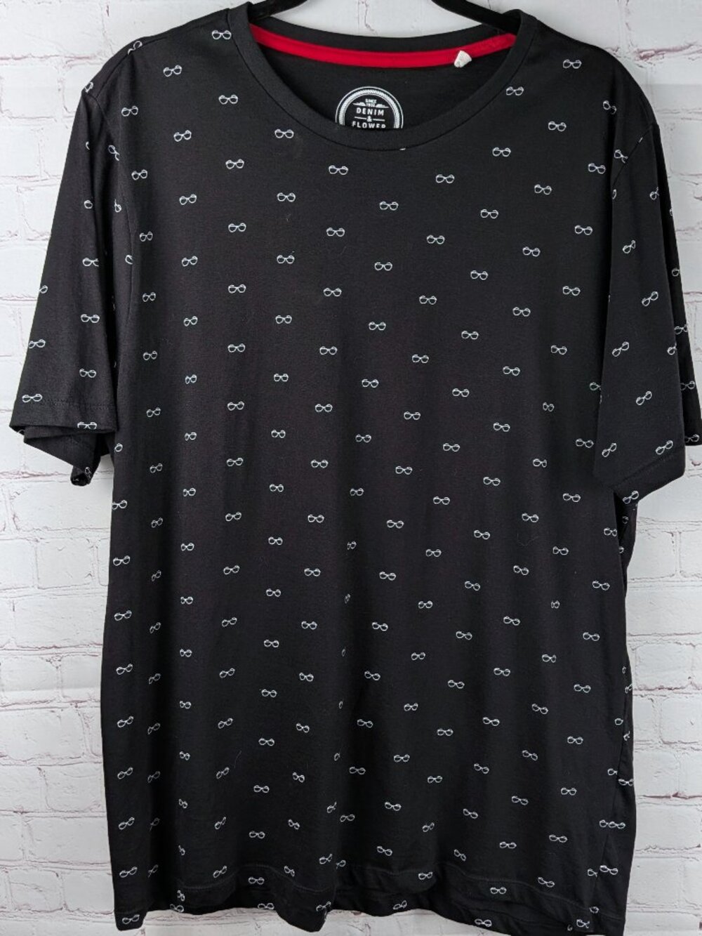 Denim & Flower Black Eyeglasses Tee XL